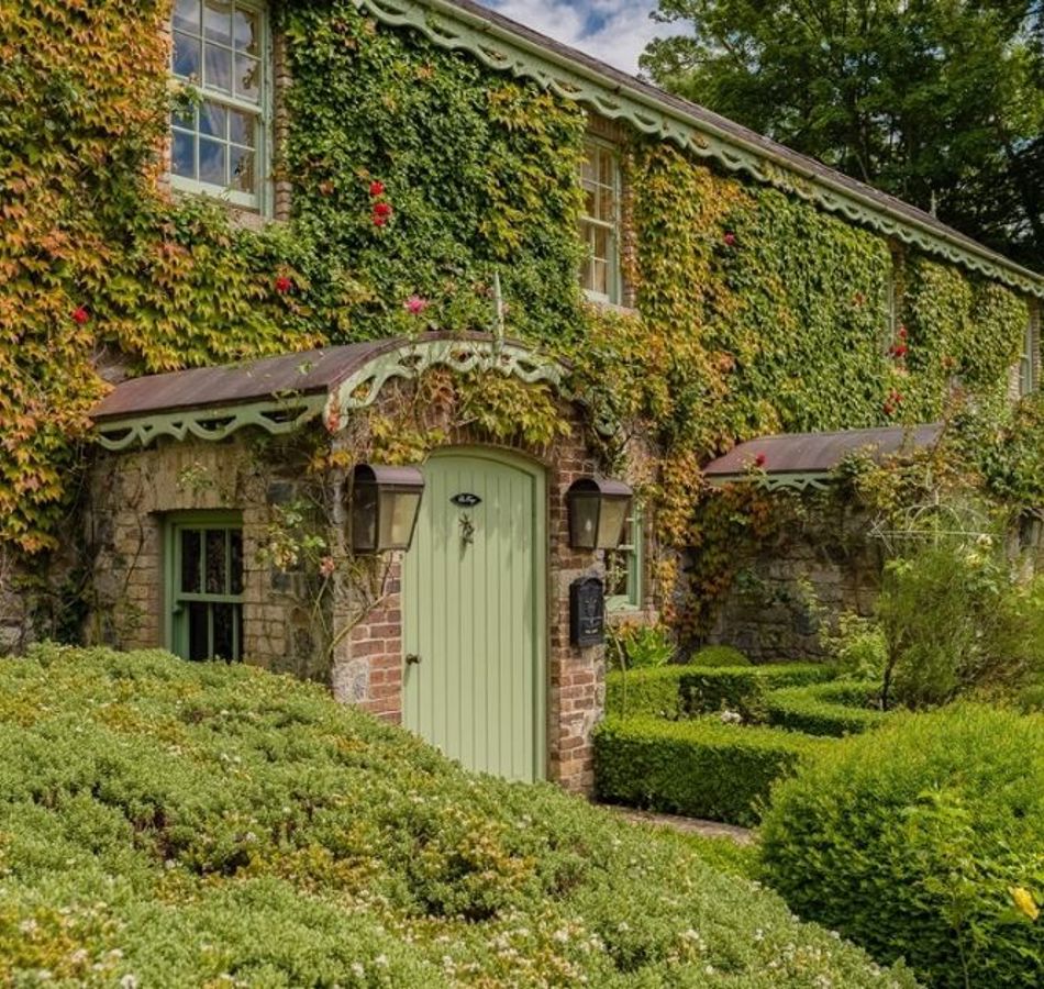 Lyons Cottages | Self Catering