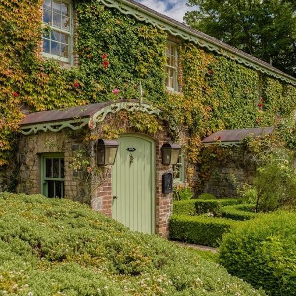 Lyons Cottages | Self Catering