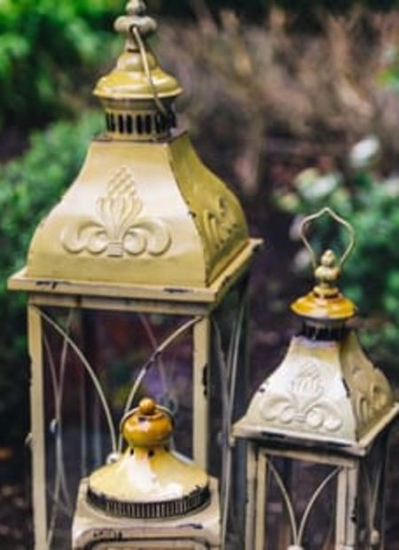 garden lamps in country house garden