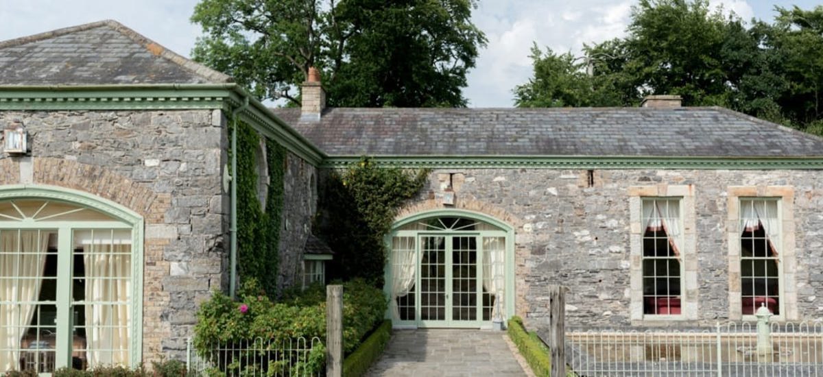The Well In The Garden Carriage House 1076X483