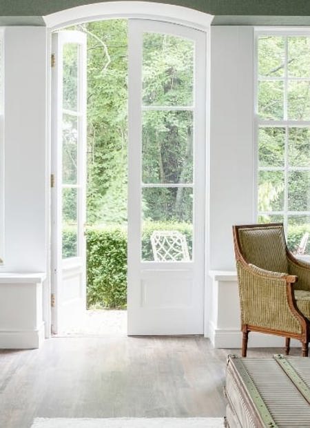 Large hotel suite with terrace and access to garden