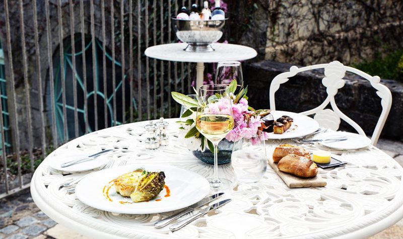 Outdoor al fresco fine dining near dublin