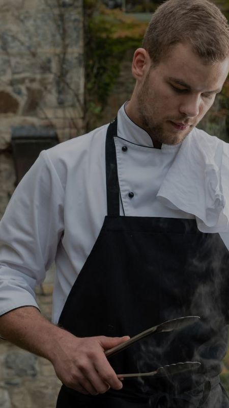 Chef cooks bbq for team building near dublin