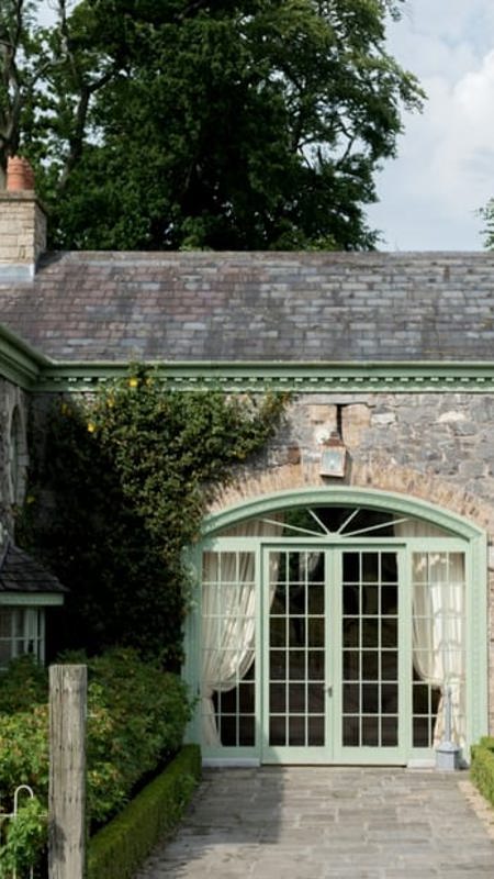 The-Well-in-the-Garden-Carriage-House