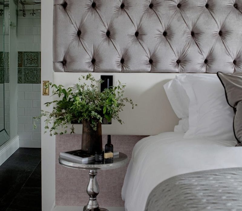 Internal view of 4 star modern hotel room